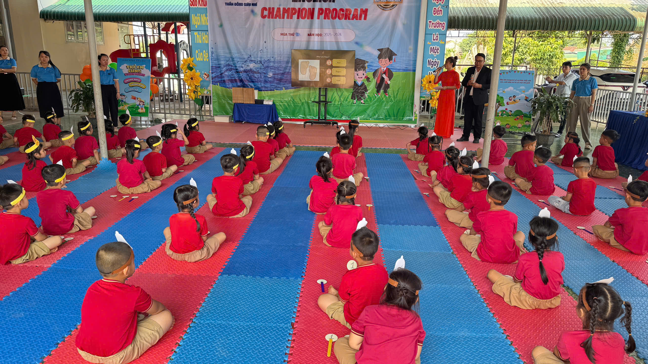 Toàn cảnh chương trình và học sinh tham gia hội thi