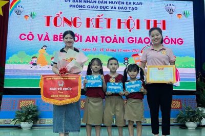 Hội thi “Cô và Bé với An toàn giao thông” cấp huyện năm học 2023-2024.
